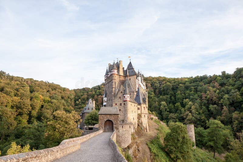 Castelo espectral de Eltz fotos de stock royalty free Castelo espectral de Eltz fotos de stock royalty free
