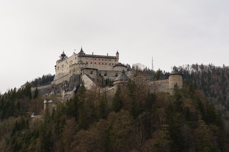 Castelo Hohenwerfen - Áustria fotografia de stock Castelo Hohenwerfen - Áustria fotografia de stock