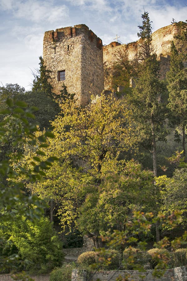 Castelo medieval vista geral da cidade de Narikala e de Tbilisi, região de Republic of Georgia, Cáucaso foto de stock Castelo medieval vista geral da cidade de Narikala e de Tbilisi, região de Republic of Georgia, Cáucaso foto de stock