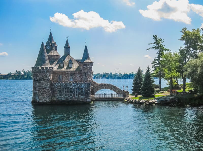 Castillo de Boldt, el río San Lorenzo, E.E.U.U.-Canadá imágenes de archivo libres de regalías Castillo de Boldt, el río San Lorenzo, E.E.U.U.-Canadá imágenes de archivo libres de regalías