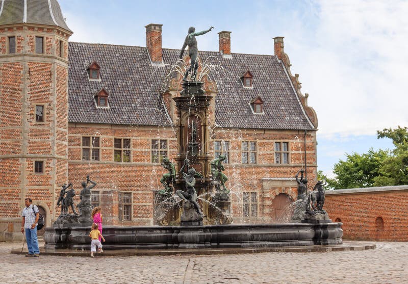 Castillo de Copenhague, Dinamarca, Frederiksborg La fuente de Neptuno