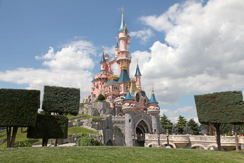 Castillo de Disneylandya París fotos de archivo libres de regalías Castillo de Disneylandya París fotos de archivo libres de regalías