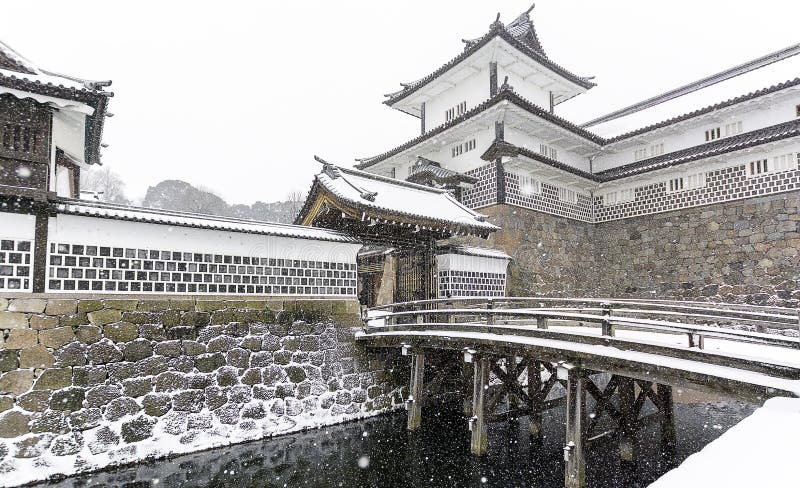 Castillo de Kanazawa en invierno. Castillo de Kanazawa, Kanazawa, Japón Foto retirada en el invierno (enero) 2017 El castillo es uno () del castillo no reconstruido original en Japón