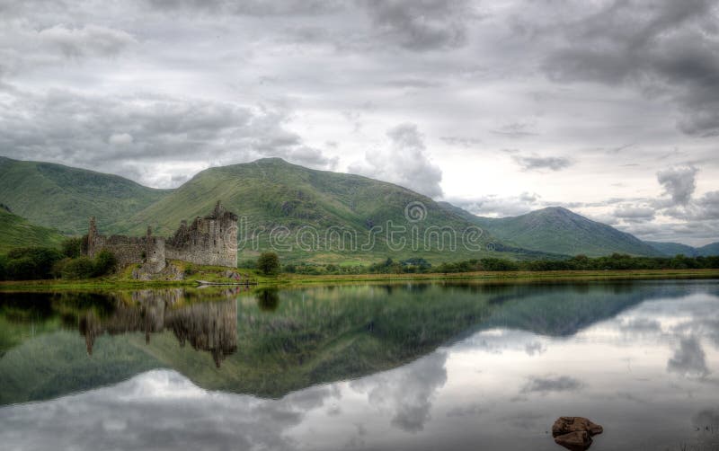 Castillo de Kilchurn, temor del lago, Escocia