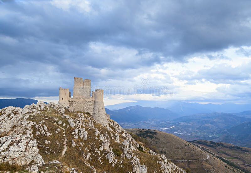 Castillo del calascio de Rocca fotografía de archivo libre de regalías Castillo del calascio de Rocca fotografía de archivo libre de regalías