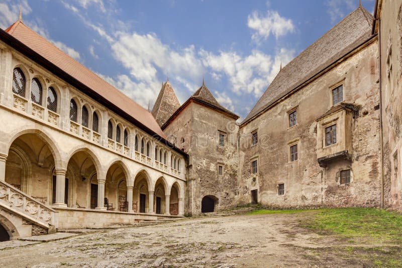 Castillo del ` s Hunyadi de Corvin en Hunedoara, Rumania imagenes de archivo Castillo del ` s Hunyadi de Corvin en Hunedoara, Rumania imagenes de archivo