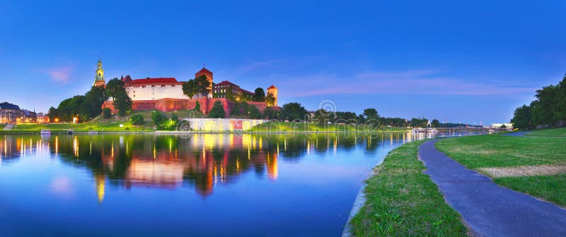 Castillo medieval Wawel en el verano, Kraków, Polonia foto de archivo Castillo medieval Wawel en el verano, Kraków, Polonia foto de archivo