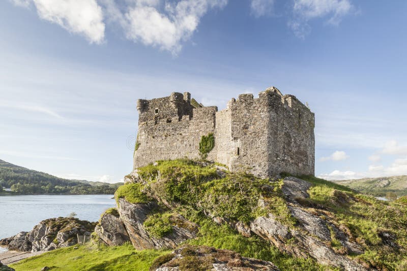 Castillo De Tioram Fotos - Libres de Derechos y Gratuitas de Dreamstime