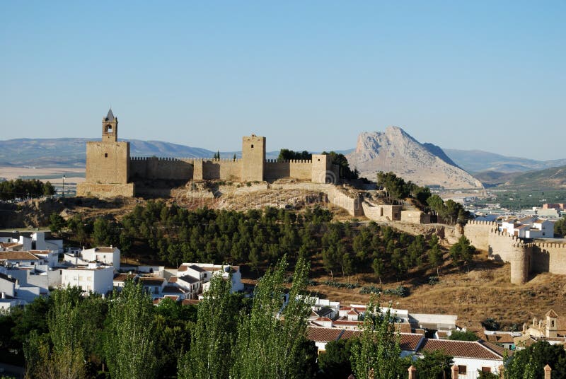 Castillo Y Casas, Antequera, España Foto de archivo Imagen de