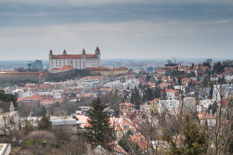 Hrad v Bratislave a rezidenčná štvrť, Slovensko