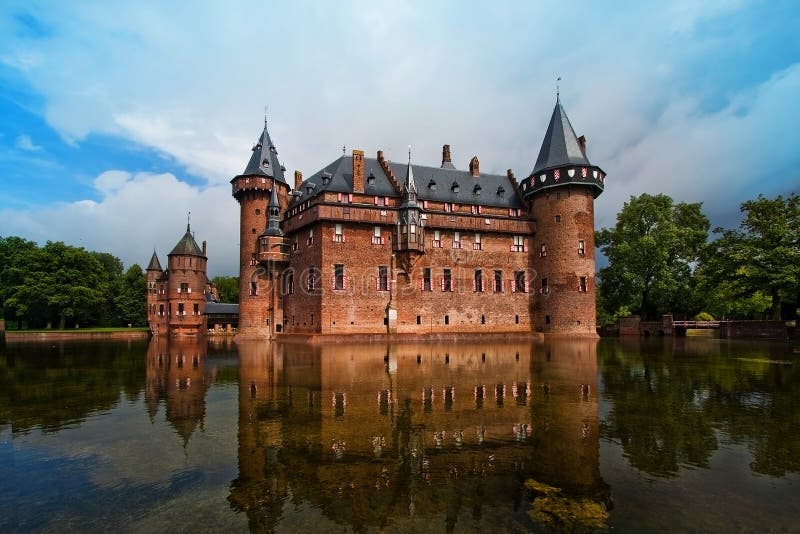 Castle De Haar in the Netherlands in the summer near the city of Utrecht stock photography Castle De Haar in the Netherlands in the summer near the city of Utrecht stock photography
