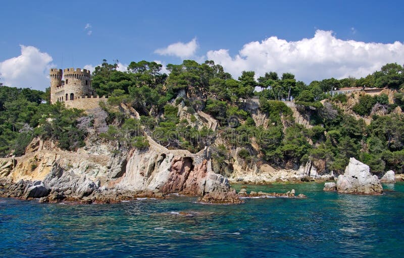 castle de lloret χαλά πλησίον στοκ φωτογραφία castle de lloret χαλά πλησίον στοκ φωτογραφία