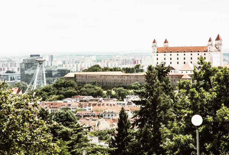 Hrad a most Snp v Bratislave - hlavnom meste Slovenska