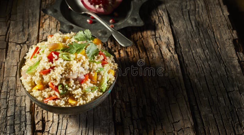 Castron sănătos de quinoa și cușcuș royalty free stock photos