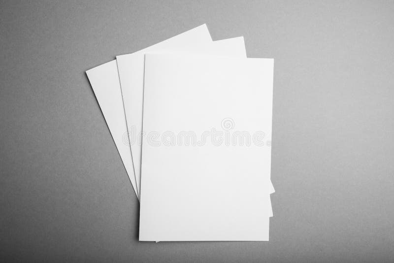 Cat?logo en blanco, revista, plantilla del libro con las sombras suaves Maqueta vac?a fotografía de archivo Cat?logo en blanco, revista, plantilla del libro con las sombras suaves Maqueta vac?a fotografía de archivo