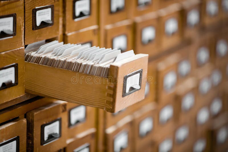Catalogo di carta di riferimento dell'archivio o delle biblioteche Base di dati, concetto della base di conoscenza fotografia stock