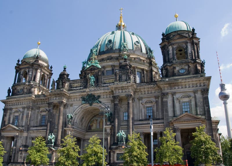 Catedral de Berlín (alemán: Dom del berlinés)
