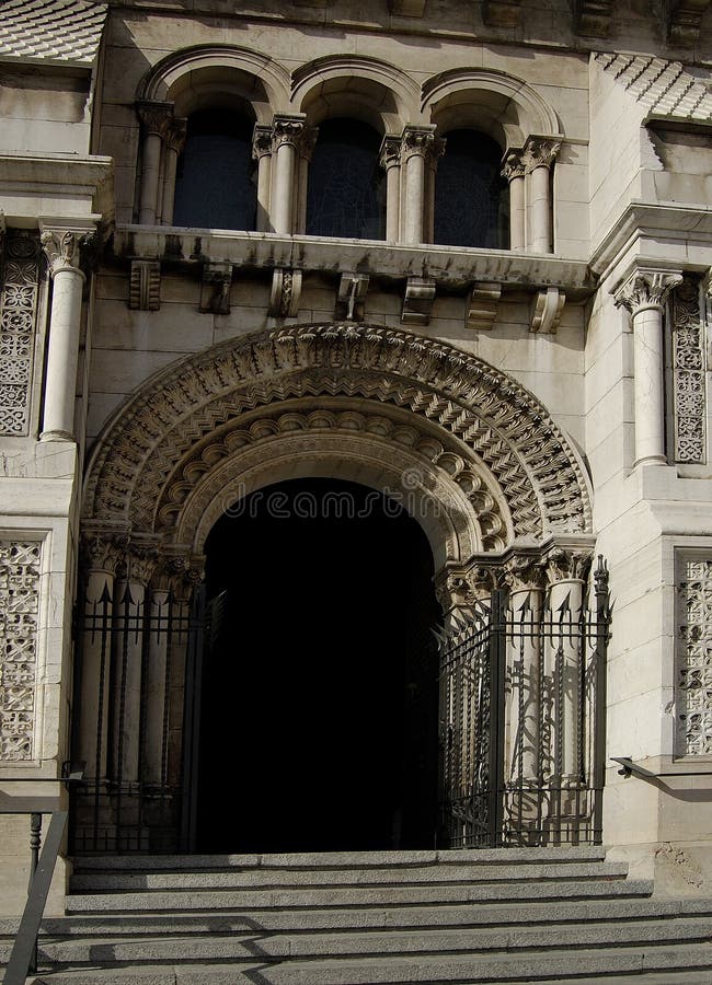 Catedral de la Almudena, Madrid. Arch entry