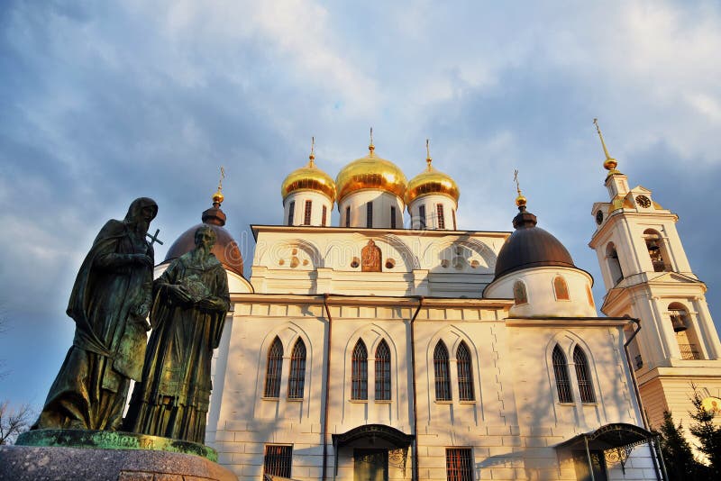 Catedral de la asunci?n El Kremlin en Dmitrov, ciudad antigua en la regi?n de Mosc?