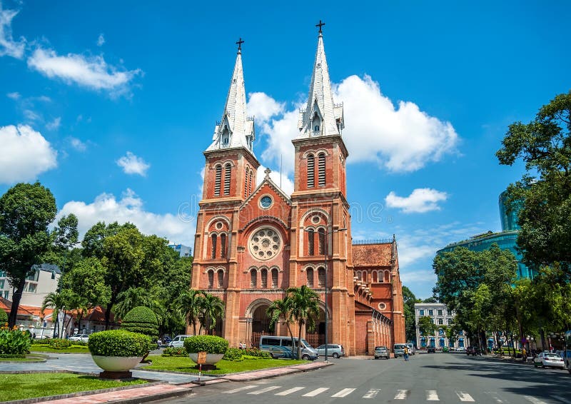 Catedral de Notre Dame em Saigon Ho Chi Minh City imagens de stock royalty free Catedral de Notre Dame em Saigon Ho Chi Minh City imagens de stock royalty free