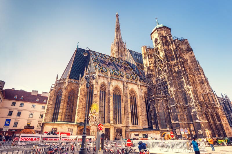Catedral de Stephansdom St Stephen em Stephansplatz em Viena, Áustria fotos de stock Catedral de Stephansdom St Stephen em Stephansplatz em Viena, Áustria fotos de stock
