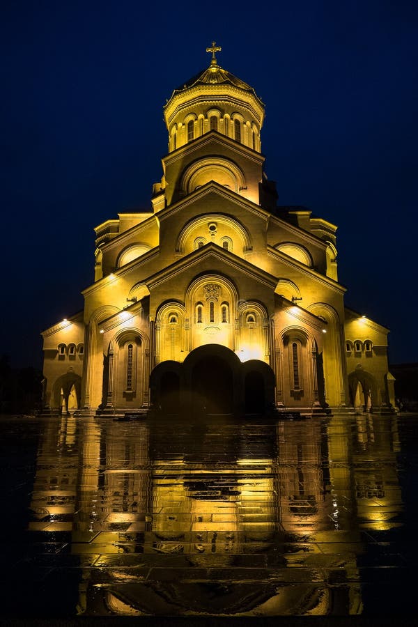 Download Catedral em Tbilisi foto de stock. Imagem de azul, tbilisi - 80101734
