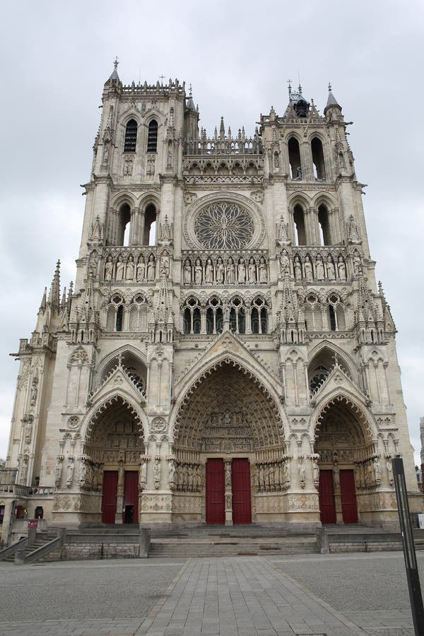 Catedral histórica en Amiens, Francia fotos de archivo Catedral histórica en Amiens, Francia fotos de archivo