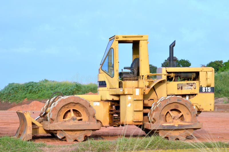 Caterpillar soil compactor 815 stock images Caterpillar soil compactor 815 stock images