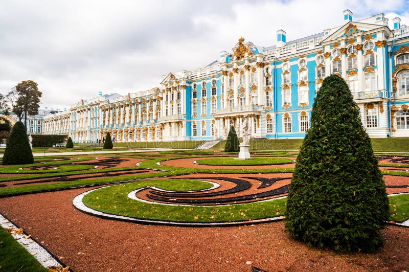 Catherine Palace Exterior no outono foto de stock Catherine Palace Exterior no outono foto de stock