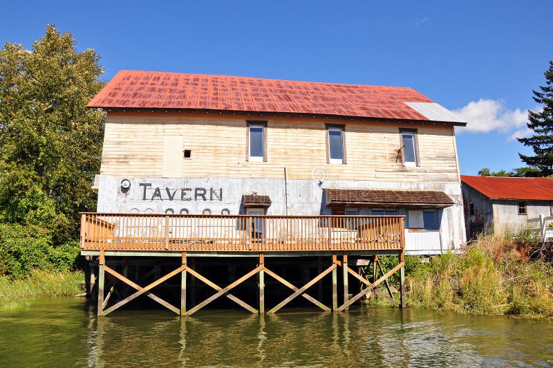 Cathlamet Tavern stock photo. Image of frame, river, tavern 25510412
