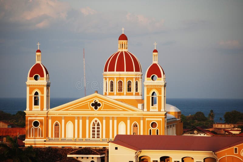 Cathédrale de Grenade, Nicaragua photo libre de droits Cathédrale de Grenade, Nicaragua photo libre de droits