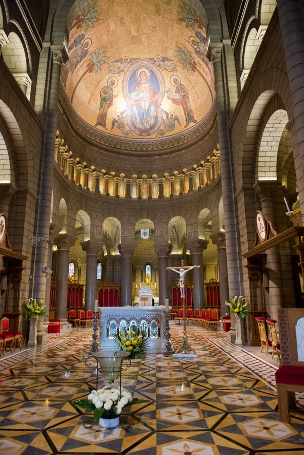 Cathédrale intérieure du Monaco image stock Cathédrale intérieure du Monaco image stock