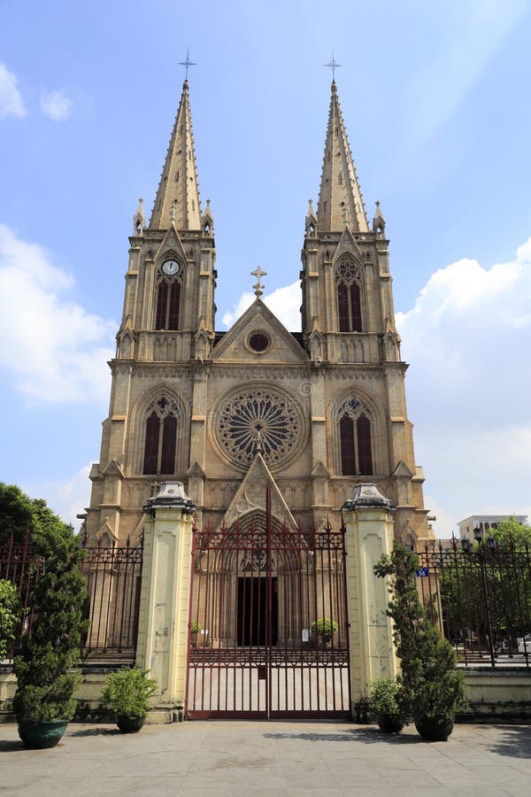 Cathédrale sacrée de coeur de Shishi, ville de Canton, porcelaine images libres de droits Cathédrale sacrée de coeur de Shishi, ville de Canton, porcelaine images libres de droits