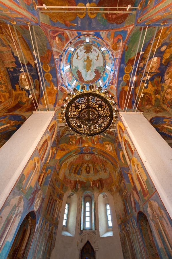 Cattedrale di trasfigurazione in Suzdal' immagine stock libera da diritti Cattedrale di trasfigurazione in Suzdal' immagine stock libera da diritti