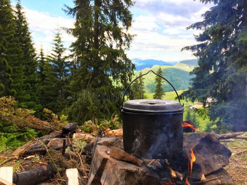 Cauldron on fire stock image. Image of descent, heat 139738519