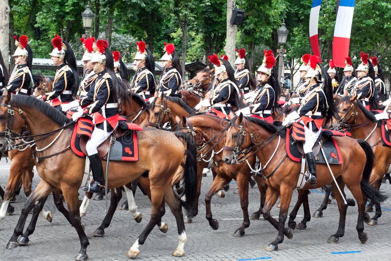 Cavalleria alla parata militare in giorno della Repubblica fotografie stock Cavalleria alla parata militare in giorno della Repubblica fotografie stock
