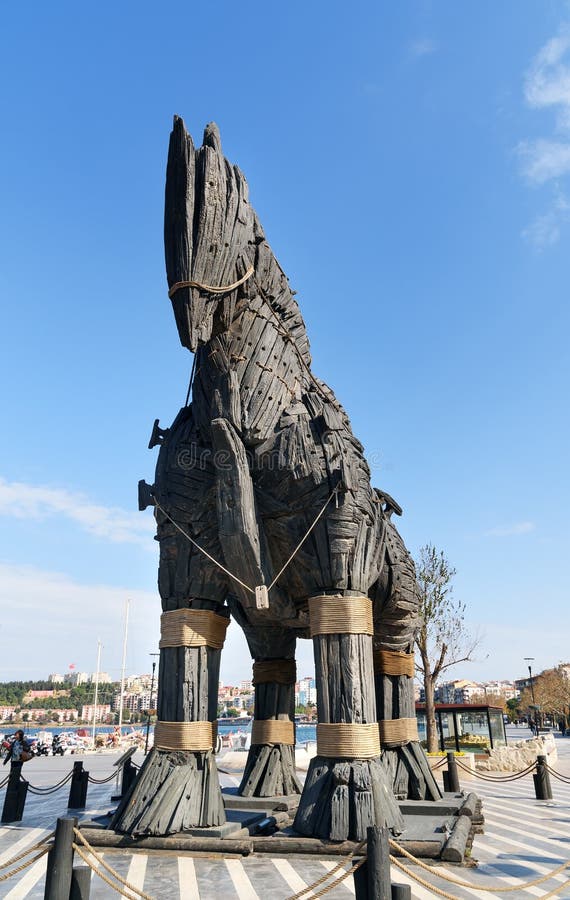 Cavalo De Troia De Madeira Em Canakkale, Turquia Imagem de Stock Editorial  - Imagem de turismo, marco: 93925579