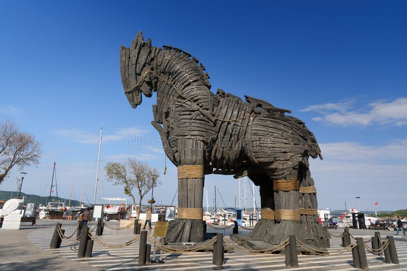 O Cavalo De Troia Na Cidade De Canakkale, Turquia Imagem de Stock Editorial  - Imagem de turquia, helena: 101932394