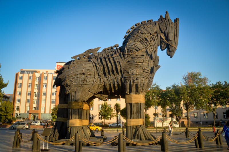 Cavalo De Troia De Madeira Do Filme Troy Foi Doado à Cidade De Canakkale  Imagem de Stock - Imagem de helena, dardanelles: 123322515