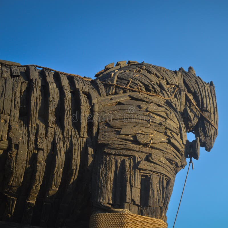 Cavalo De Troia De Madeira Do Filme Troy Foi Doado à Cidade De Canakkale  Imagem de Stock - Imagem de helena, dardanelles: 123322515