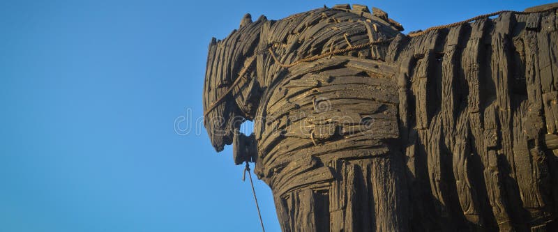 Cavalo De Troia De Madeira Do Filme Troy Foi Doado à Cidade De Canakkale  Imagem de Stock - Imagem de helena, dardanelles: 123322515