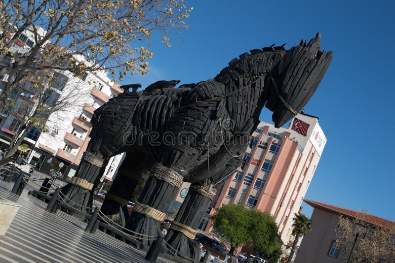 O Cavalo De Troia Na Cidade De Canakkale, Turquia Imagem de Stock Editorial  - Imagem de turquia, helena: 101932394