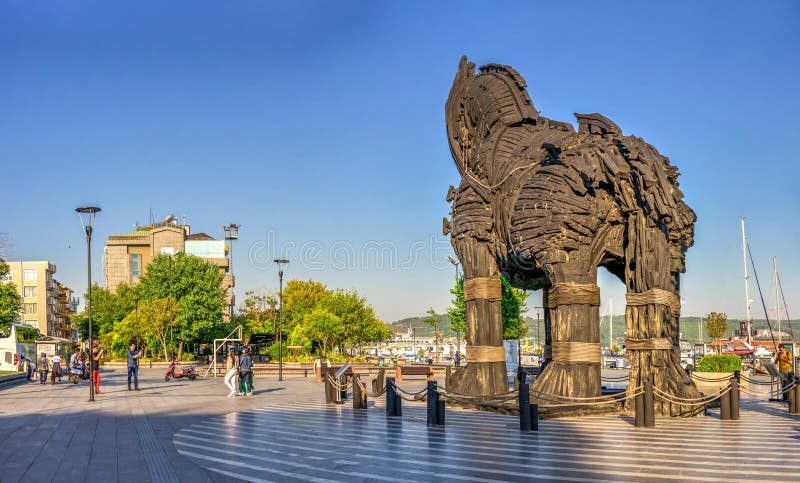 Réplica De Cavalo De Troia No Sítio Arqueológico De Troia Na Turquia De  Canakkale Foto Editorial - Imagem de agamemnon, desonestidade: 232299866