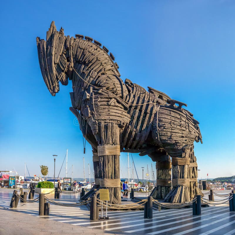 Foto de Canareplica De Cavalo De Tróiacanakkale Waterfront Dardanelles  Turquia O Cavalo De Tróia Da Guerra De Tróia Que Os Gregos Costumavam  Entrar Na Cidade Independente De Tróia E Ganhar A Guerra