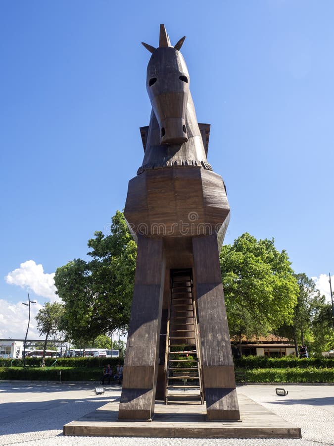 Cavalo De Troia No Canakkale; Turquia Imagem de Stock - Imagem de gravado,  preto: 123322275