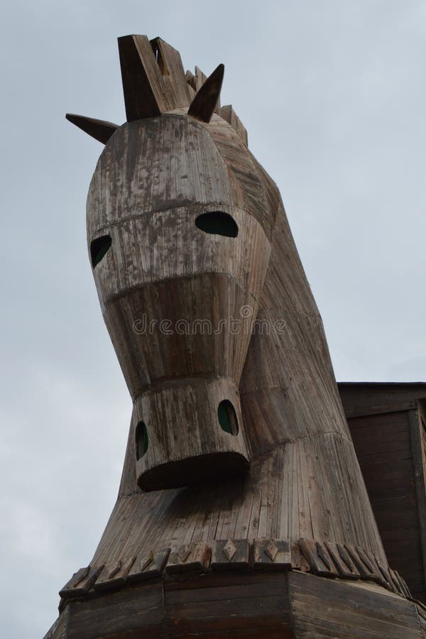 Cavalo De Troia. Estátua De Arranhão De Madeira Da Antiga Troia E