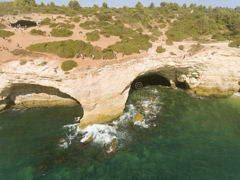 Cavernas de Benagil, Lagoa foto de stock Cavernas de Benagil, Lagoa foto de stock