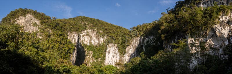 Cavernas em Gunung Mulu imagem de stock Cavernas em Gunung Mulu imagem de stock
