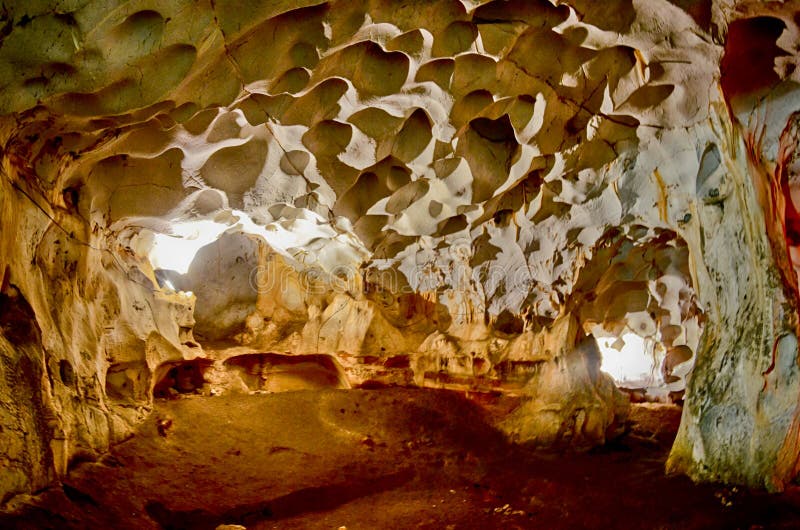 Caverne de Karain. Paléolithique photographie stock Caverne de Karain. Paléolithique photographie stock