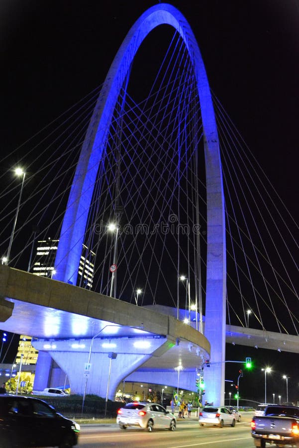 S�o Jos� dos Campos, April 5, 2024: The blue light of the Juana Blanco Arco da Inova��o cable-stayed bridge on a busy night. S�o Jos� dos Campos, April 5, 2024: The blue light of the Juana Blanco Arco da Inova��o cable-stayed bridge on a busy night